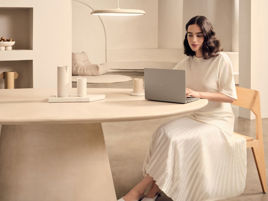 ASUS Zenbook A14_UX3407_Scenario photo_01